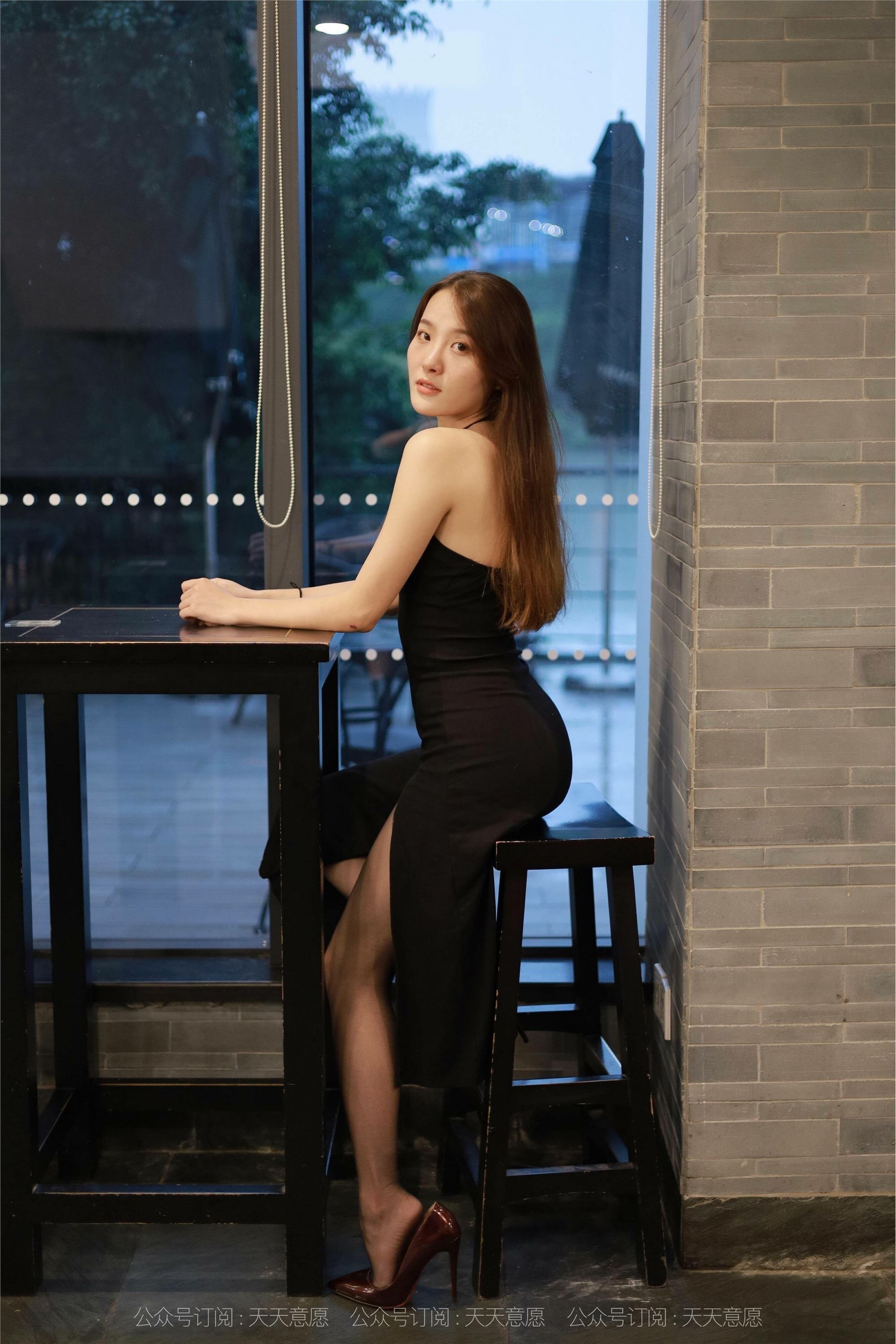 IESS different ideas to 2021.09.29 Silk enjoy home 933: Wan Ping black Dress